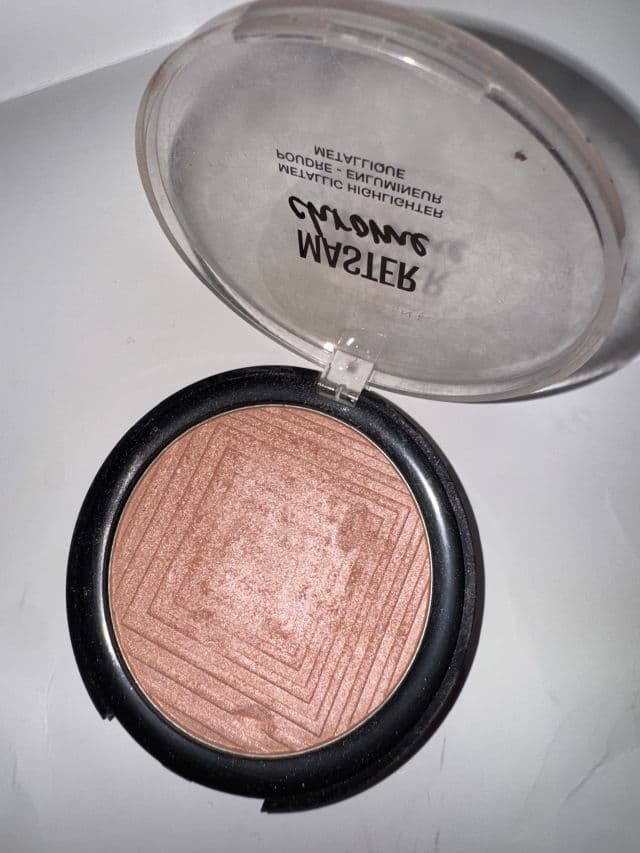 Maybelline Master Chrome Metallic Highlighter review photo by iamisabel