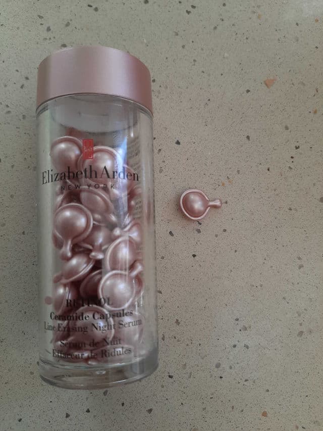 Elizabeth Arden Retinol Ceramide Capsules Line Erasing Night Serum review photo by Pickyloli