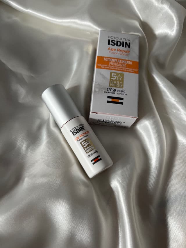 ISDIN Foto Ultra ISDIN Age Repair Fusion Water SPF 50 review photo by doaae