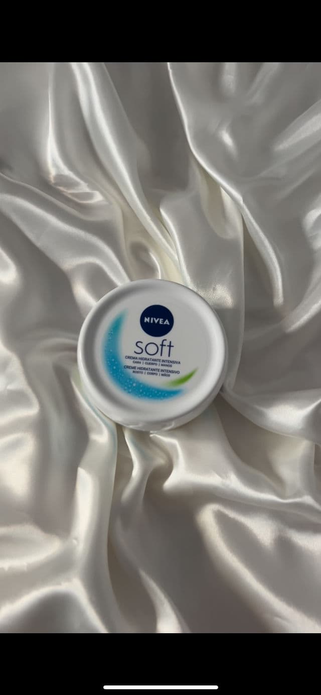 Nivea Soft Refreshingly Soft Moisturising Cream review photo by doaae