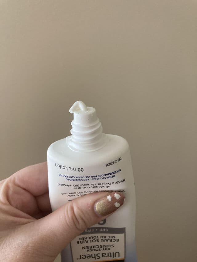 Neutrogena Canada Ultra Sheer Face Sunscreen SPF 60 review photo by simplysavvystudent