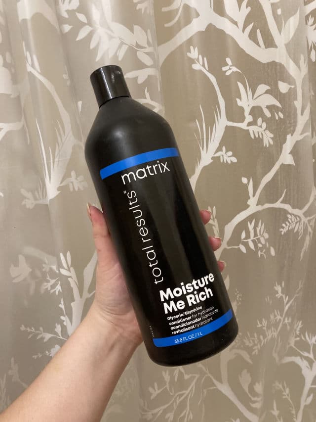 Matrix Total Results Moisture Me Rich Conditioner review photo by simplysavvystudent