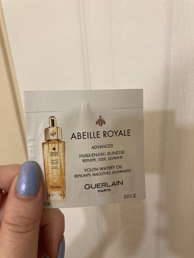 Guerlain Abeille Royale Advanced Youth Watery Oil review photo by simplysavvystudent