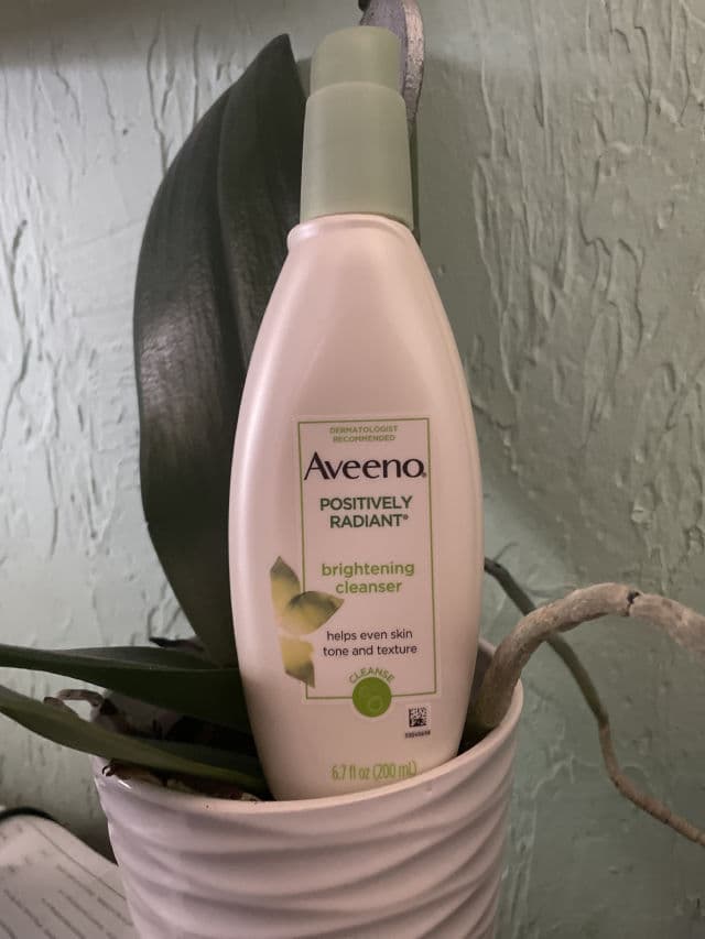 Aveeno Positively Radiant Brightening Cleanser review photo by EastCoastLiving