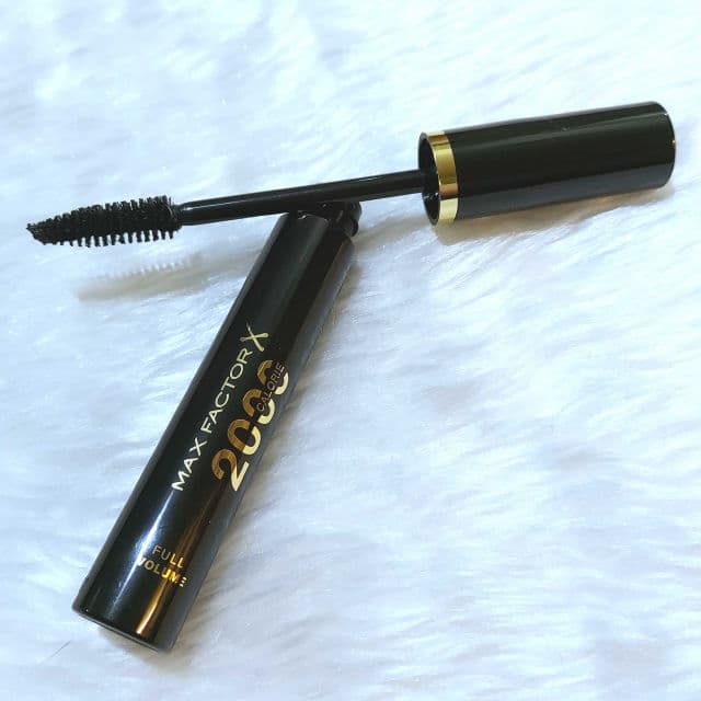 Max Factor 2000 Calorie Dramatic Volume Mascara review photo by Mandie73w