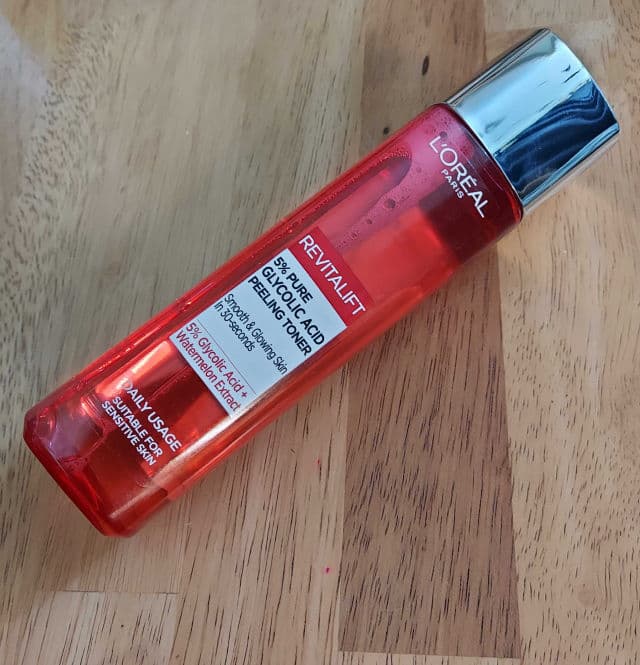 L'Oreal Paris Revitalift Derm Intensives 5% Pure Glycolic Acid Peeling Toner review photo by Mandie73w