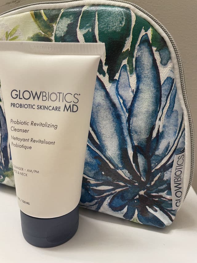 GLOWBIOTICS Probiotic Revitalizing Cleanser review photo by youbyou