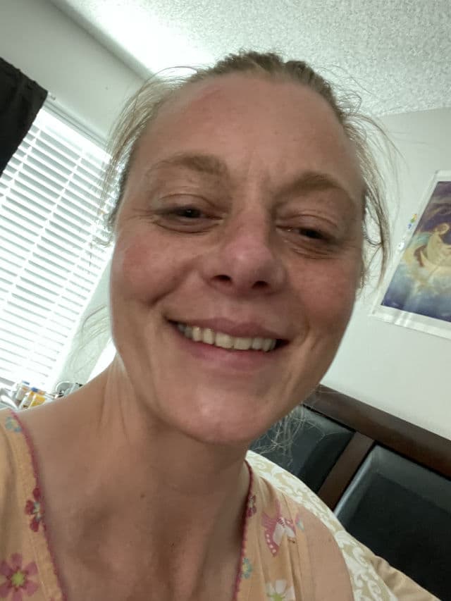 HANSKIN Real Complexion Hyaluron Moisture Cream review photo by Carabear