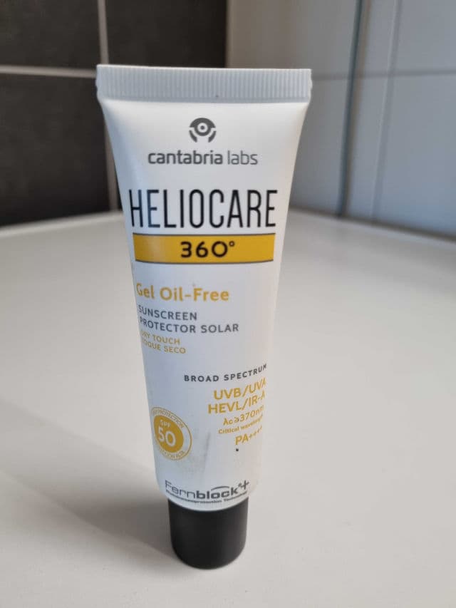 Heliocare Gel Oil Free Dry Touch SPF 50 review photo by her001