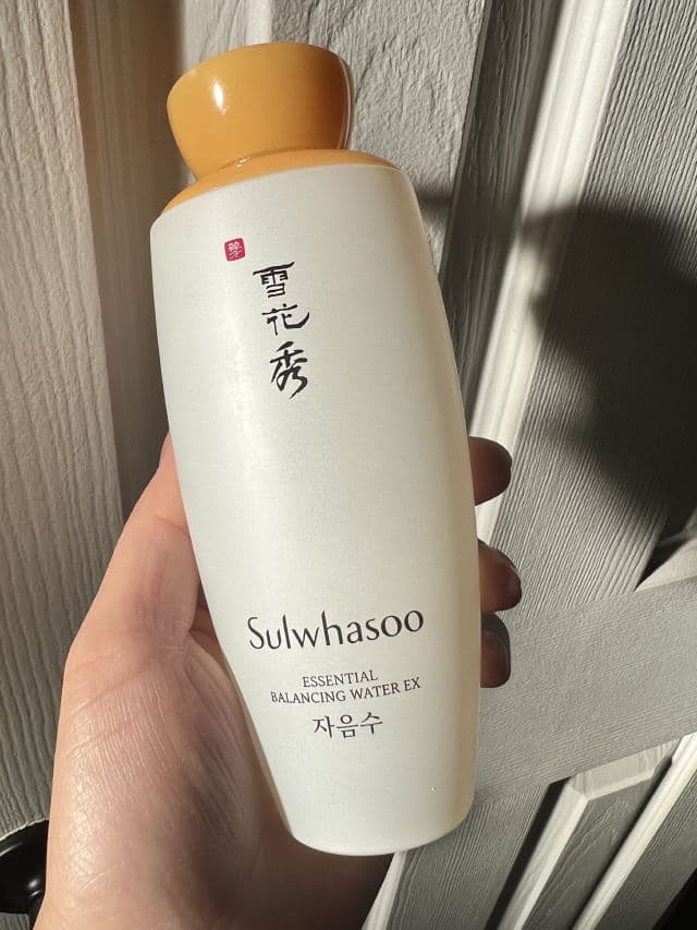 Sulwhasoo Essential Balancing Water EX review photo by PoshLife