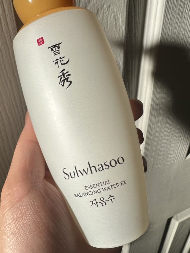 Sulwhasoo Essential Balancing Water EX review photo by PoshLife