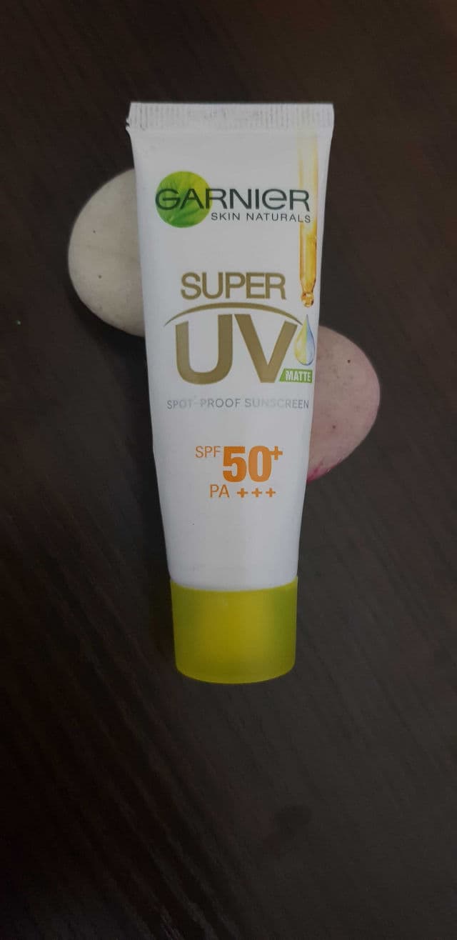 Garnier Light Complete Super UV Natural SPF 50 review photo by ladybee