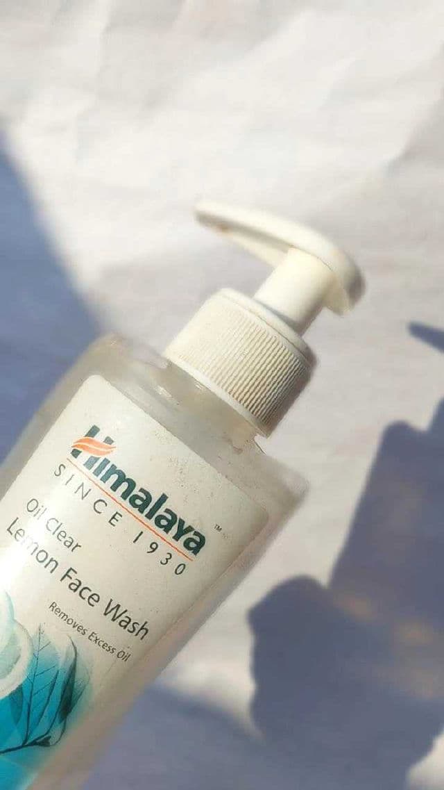 Himalaya Herbals Oil Control Lemon Face Wash review photo by sanamahjabeen