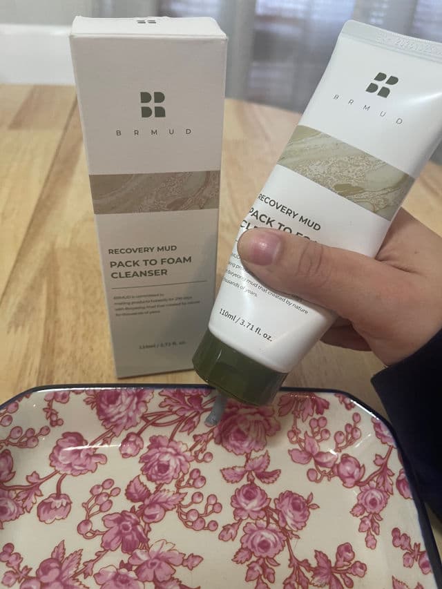 BRMUD Recovery Mud Pack to Foam Facial Cleanser review photo by Jahquis27
