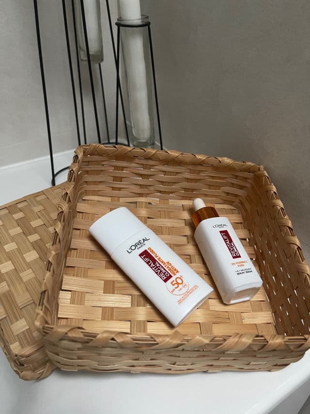 L'Oreal Paris Revitalift Clinical Anti-UV Fluid SPF 50+ review photo by GossipEve