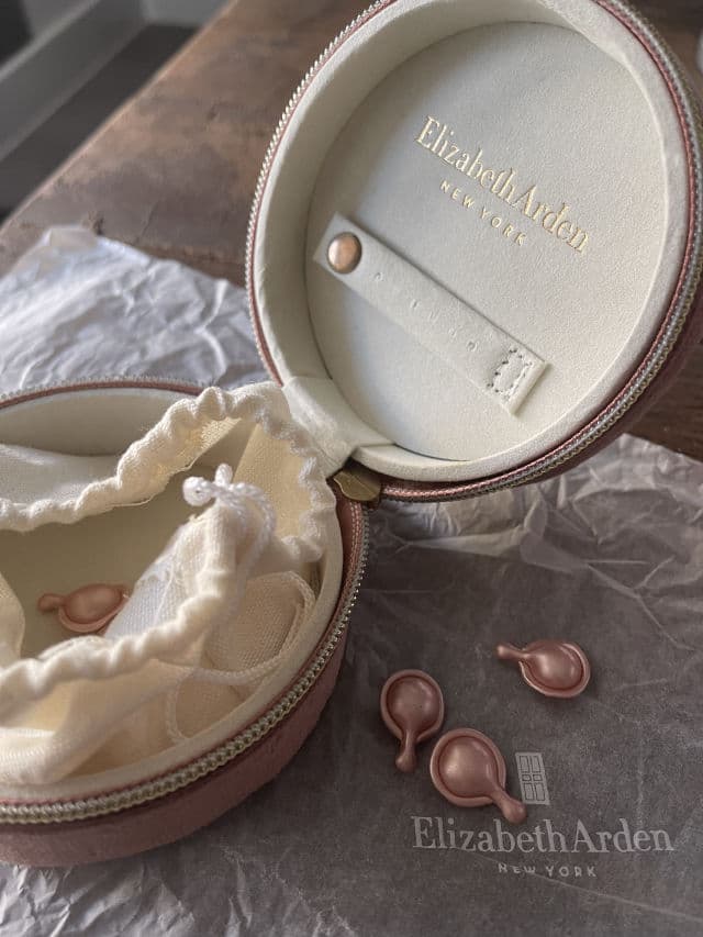 Elizabeth Arden Retinol Ceramide Capsules Line Erasing Night Serum review photo by GossipEve