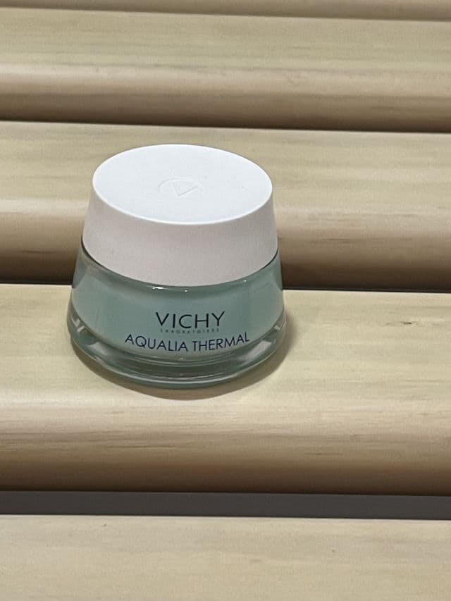 Vichy Aqualia Thermal Rehydrating Water Gel review photo by GossipEve