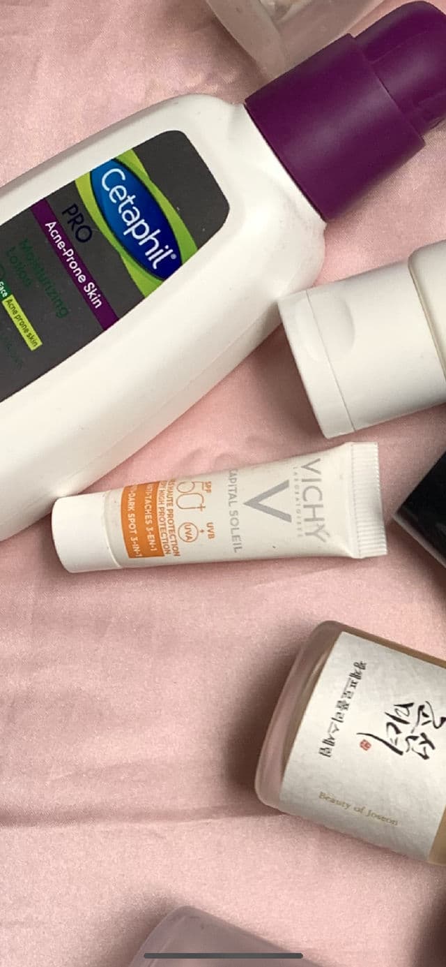 Vichy Laboratories Ideal Soleil Anti-Dark Spots Tinted Face Cream SPF50+ review photo by Nussa