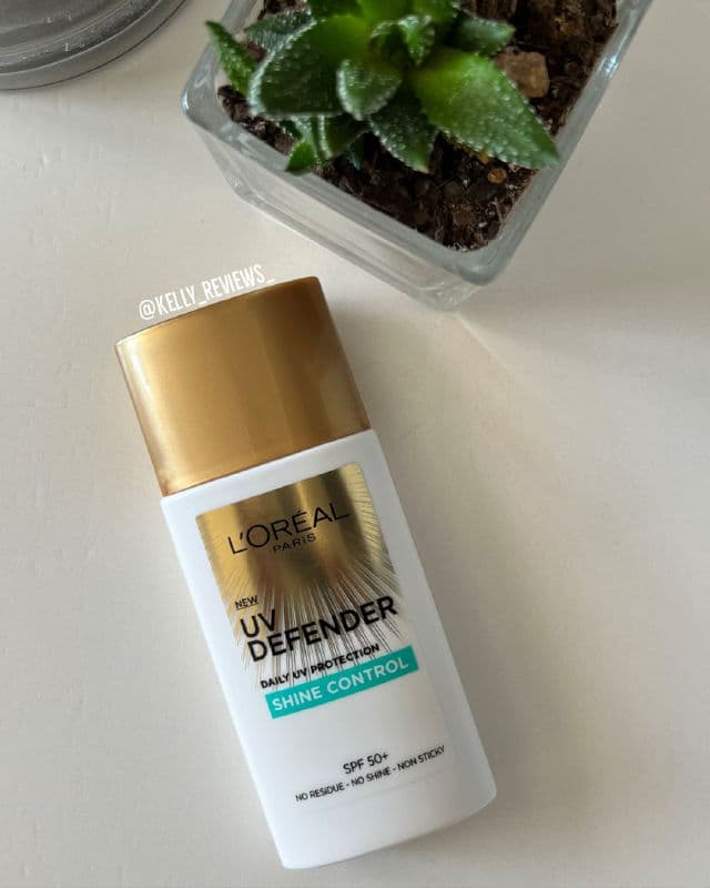L'Oreal Paris UV Defender Matte & Fresh SPF50 PA++++  review photo by Kelly Reviews