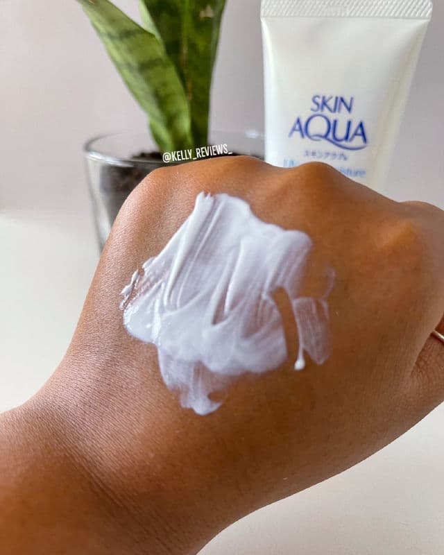 SKIN AQUA UV Super Moisture Essence SPF50+/PA++++ review photo by Kelly Reviews