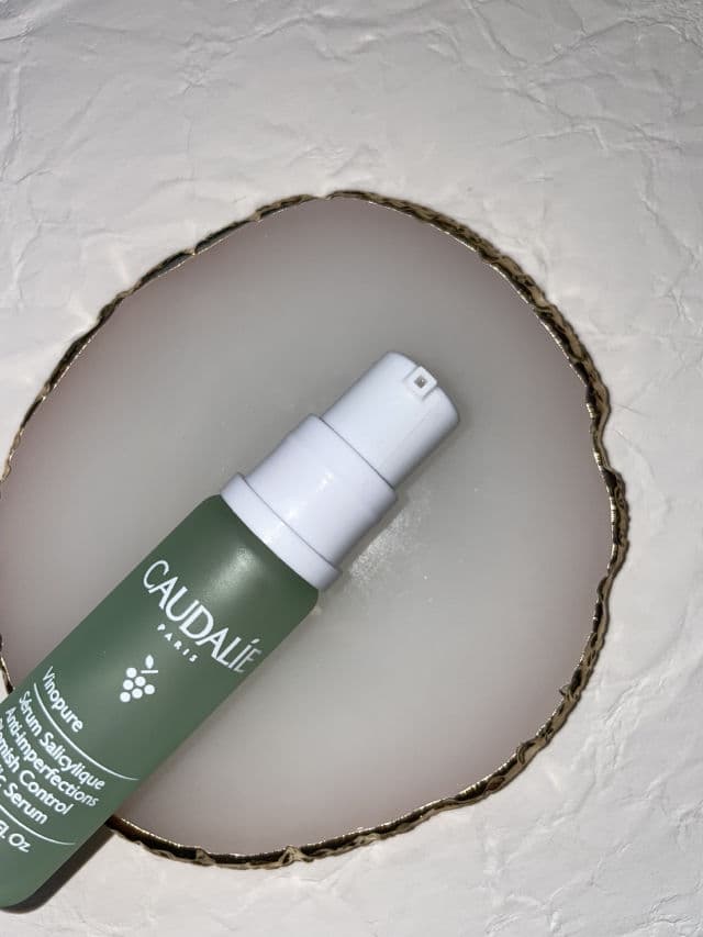 Caudalie Paris Vinopure Blemish Control Salicylic Serum review photo by Iriatopsecret