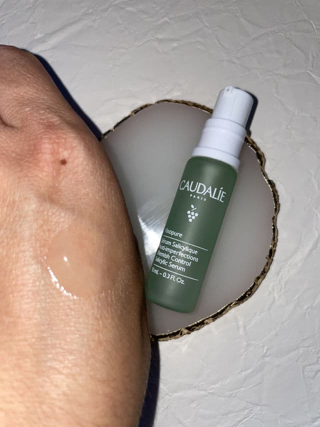 Caudalie Paris Vinopure Blemish Control Salicylic Serum review photo by Iriatopsecret