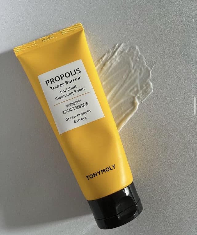 TONYMOLY Propolis Tower Barrier Enriched Cleansing Foam review photo by demispoilyourskin