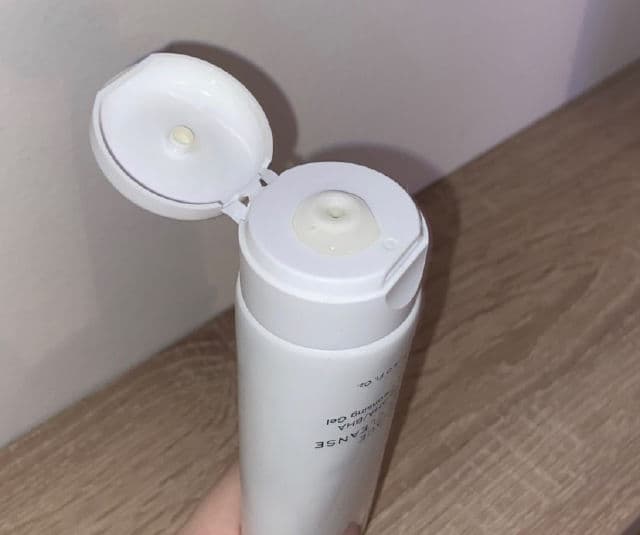 Medik8 Surface Radiance Cleanse review photo by AndriK