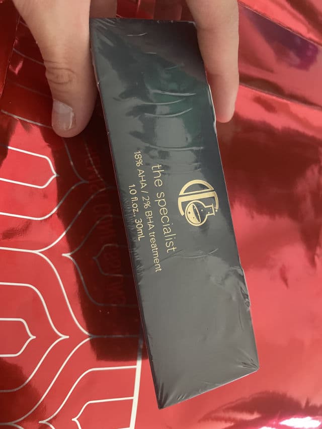 Chemist Confessions The Specialist Mandelic Acid Treatment review photo by PickyEnzo