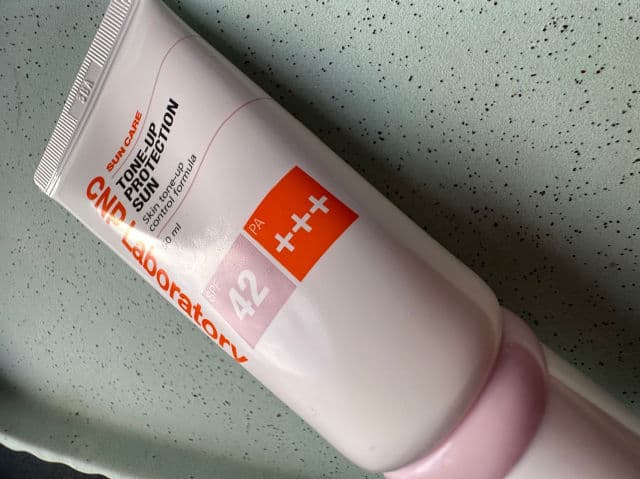 CNP Laboratory Tone Up Protection Sun SPF42 PA+++ review photo by tercaskin