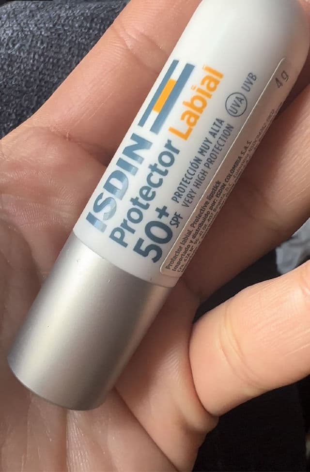 ISDIN Protector Labial SPF 50+ review photo by tercaskin