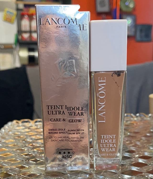 Lancome Teint Idole Ultra Wear Care & Glow Foundation review photo by Tinoko