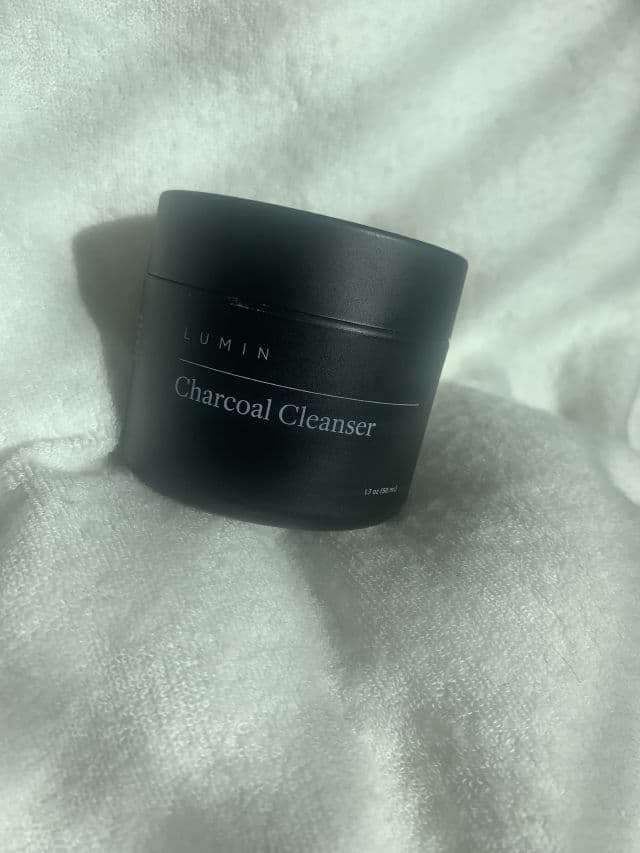 Lumin Charcoal Cleanser review photo by PickyyPhat