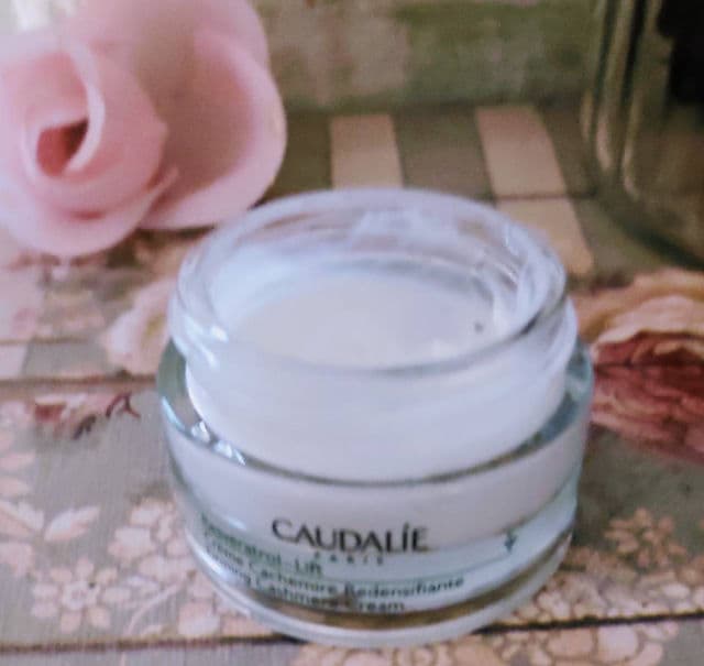 Caudalie Paris Resveratrol-Lift Firming Cashmere Cream review photo by Elyesse2
