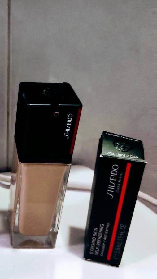 Shiseido Synchro Skin Self-Refreshing Foundation SPF 30 review photo by Elyesse2