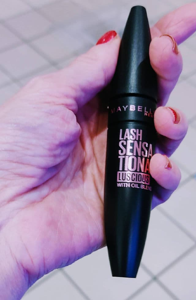 Maybelline Hypercurl Easy Wash Mascara review photo by Elyesse2