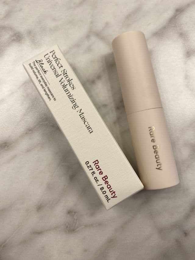 Perfect Strokes Universal Volumizing Mascara product review