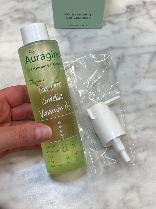 The Auragins Oil Balancing Gel Cleanser review photo by DanielleSkin27
