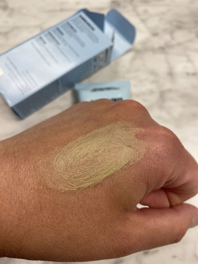 Peace Out Instant Pore Perfector review photo by DanielleSkin27