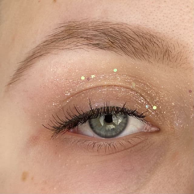 Peach C Champagne Eye Glitter #02 Valentine Pink review photo by Raluca27