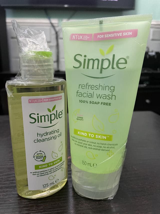 Simple Kind To Skin Refreshing Facial Wash review photo by Babybanks 