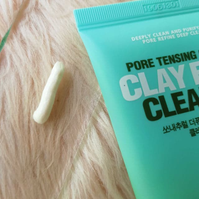 So Natural Pore Tensing Carbonic Clay Foam Cleanser review photo by itskateM