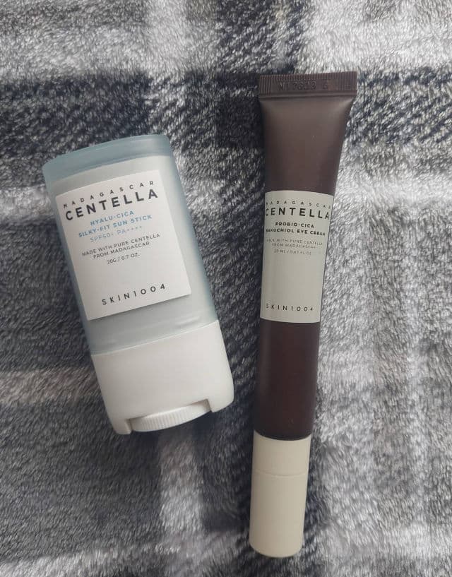 SKIN1004 Madagascar Centella Hyalu-Cica Silky-fit Sun Stick SPF50+ PA++++ review photo by hannahliz