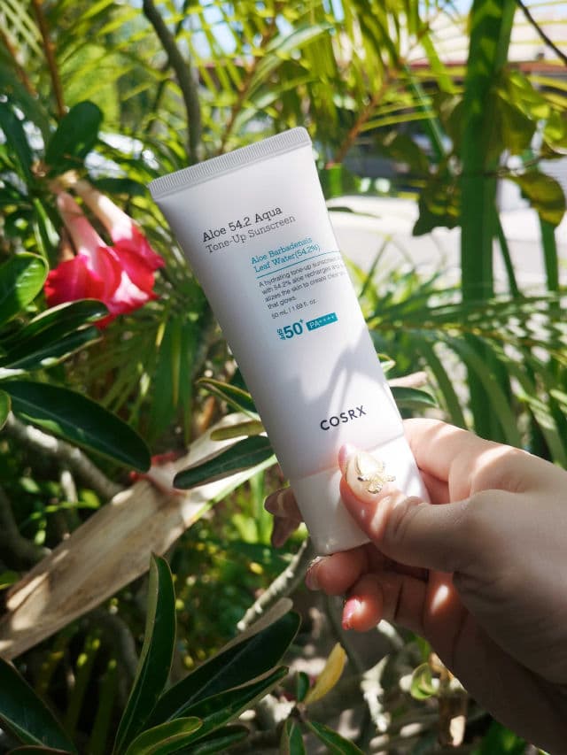 COSRX Aloe 54.2 Aqua Tone-up Sunscreen SPF50+ PA++++ review photo by mandystef
