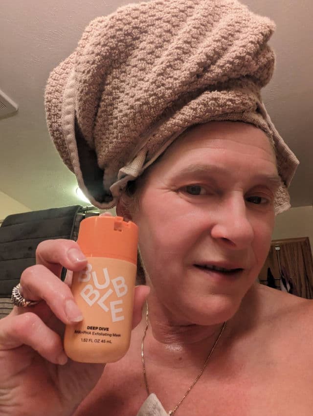 Bubble Deep Dive AHA + PHA Exfoliating Mask review photo by SandraG