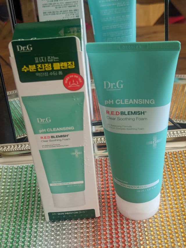 DR.G pH Cleansing Red Blemish Clear Soothing Foam review photo by SandraG