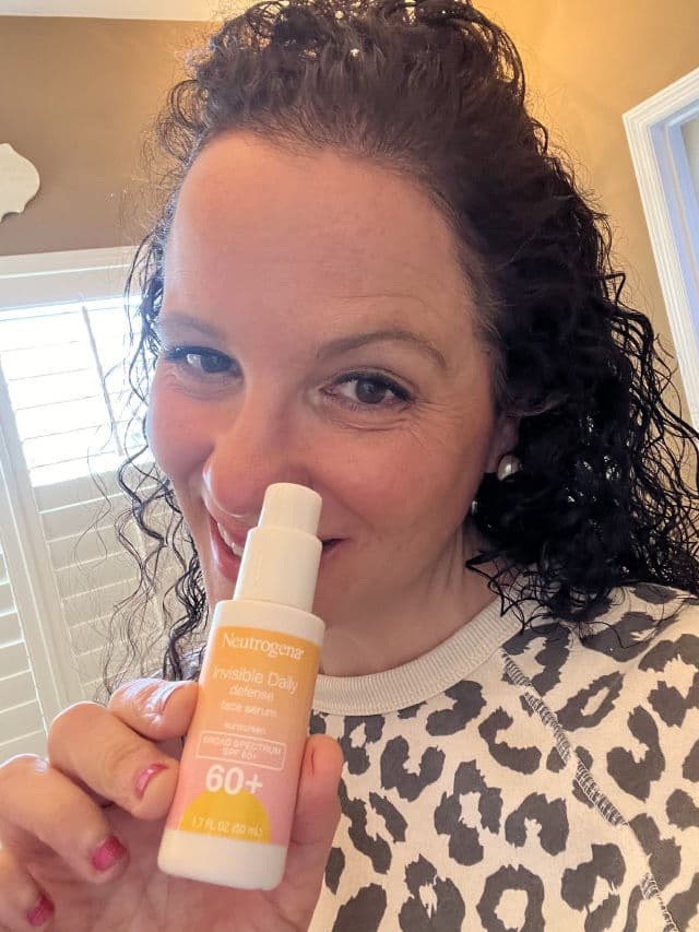 Invisible Daily Defense Hydrating Face Serum SPF 60+ product review