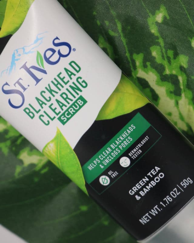 St. Ives Blackhead Clearing Green Tea Scrub review photo by kyzpcy