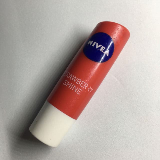 Nivea Strawberry Shine Lip Balm review photo by kyzpcy