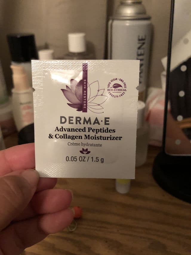 derma e Advanced Peptides & Collagen Moisturizer review photo by Pixiesnewlife